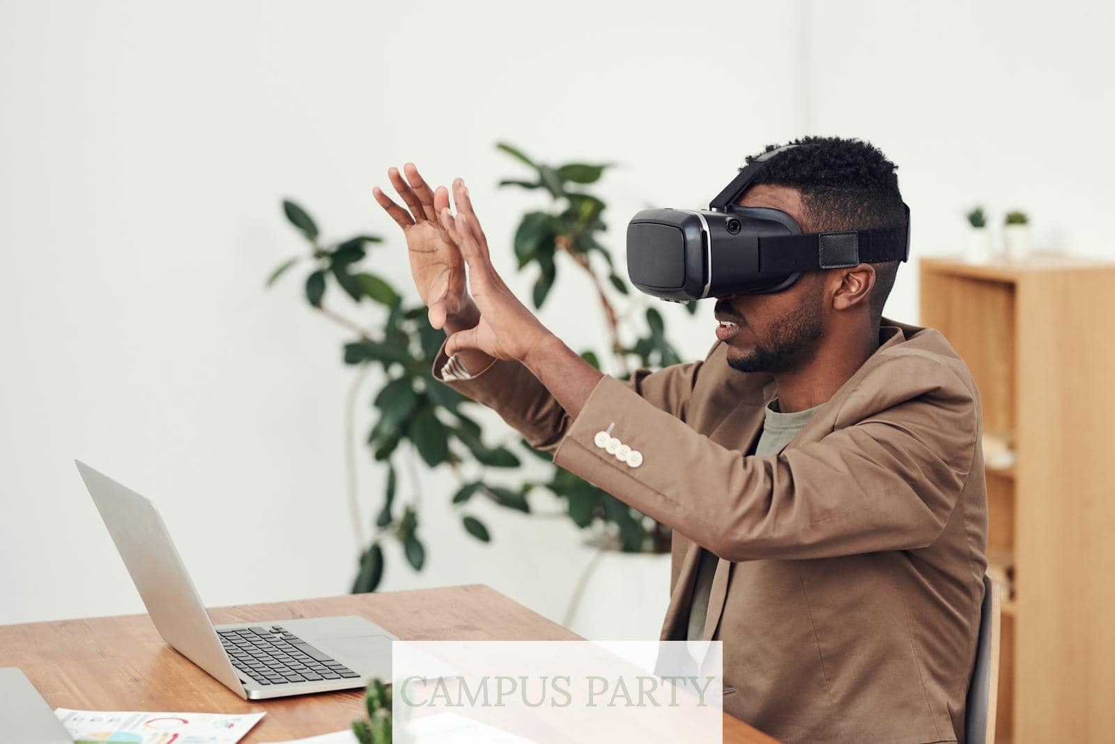VR